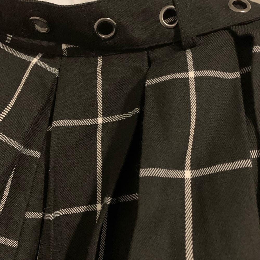 Y2K Hot Topic Plaid Pleated Mini Skirt Grommet Belt academia grunge collegiate - Picture 2 of 11